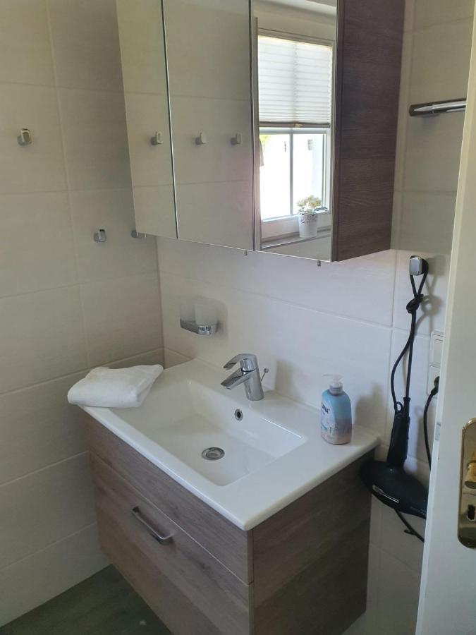 Ferienapartment Wiese & Meer Auf Ruegen Neddesitz Exteriér fotografie